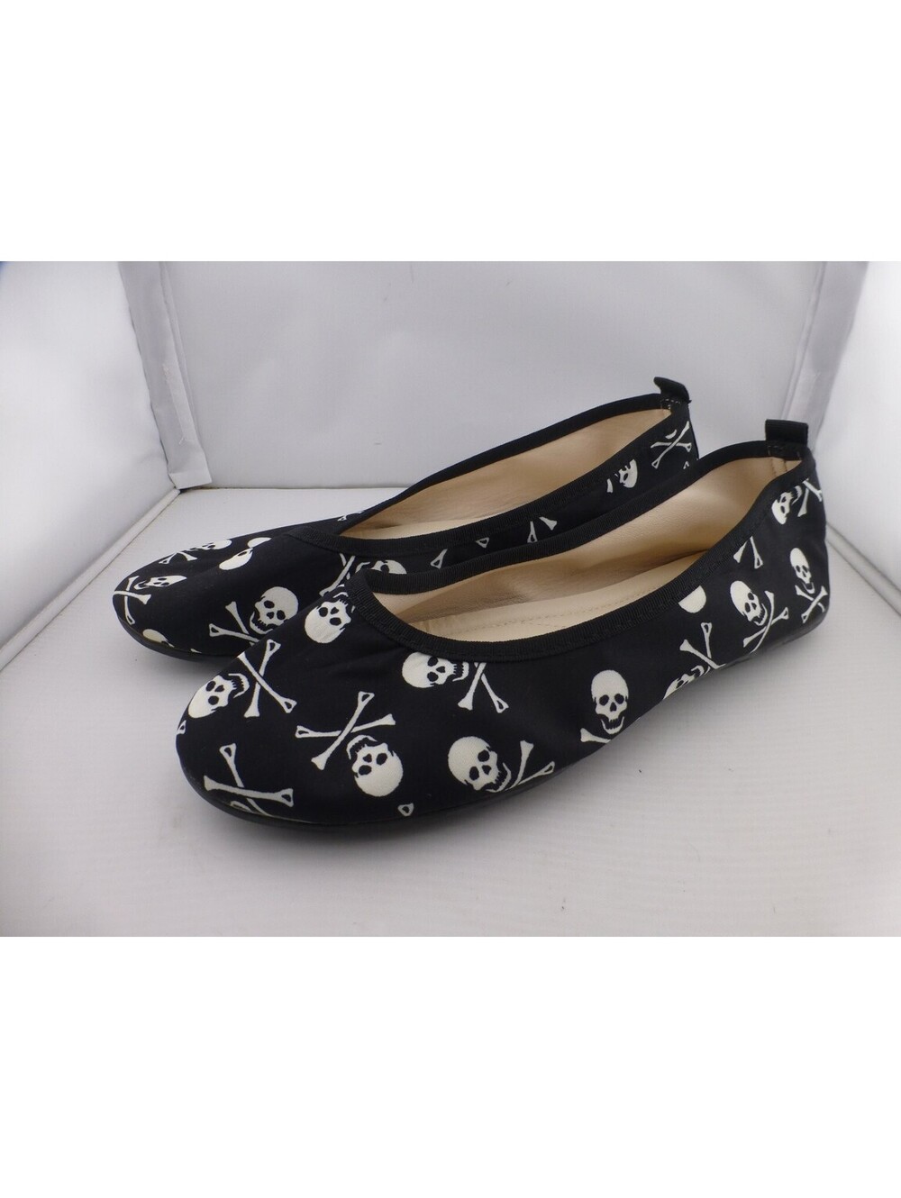 Women's Black White Skull Crossbones Ballet Flats Slip On Shoes SZ 11.5 - M22